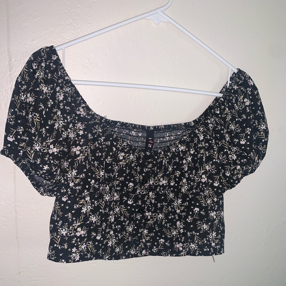 Off the Shoulder Floral Crop Top